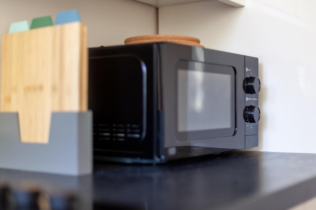 Lovely Studio Flat In Wimbledon W/ Free Parking ロンドン エクステリア 写真